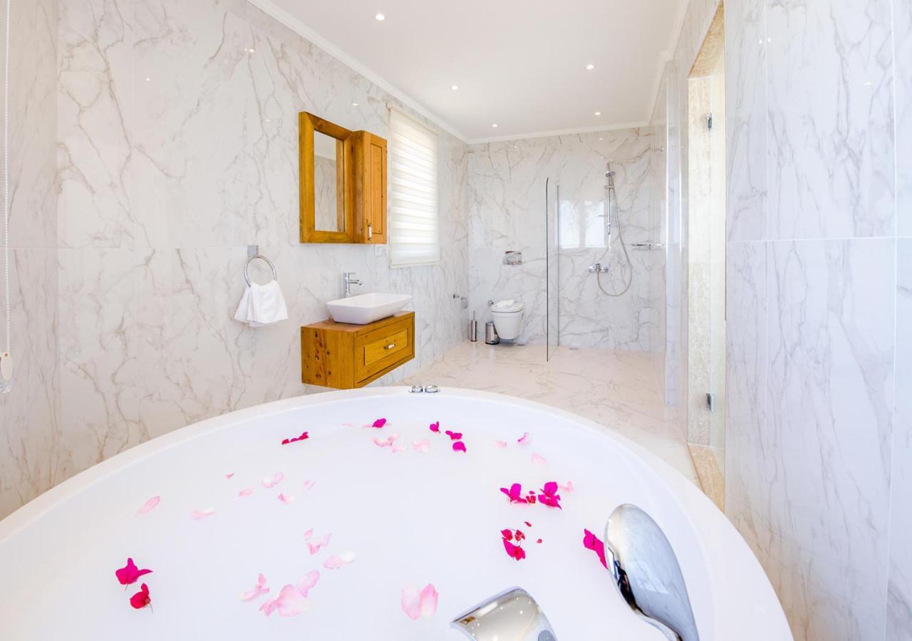 Villa 5 Sleeps 6 Isolated Pool See And Montain View-Villa Kartal Yuvasi Uzumlu  Экстерьер фото